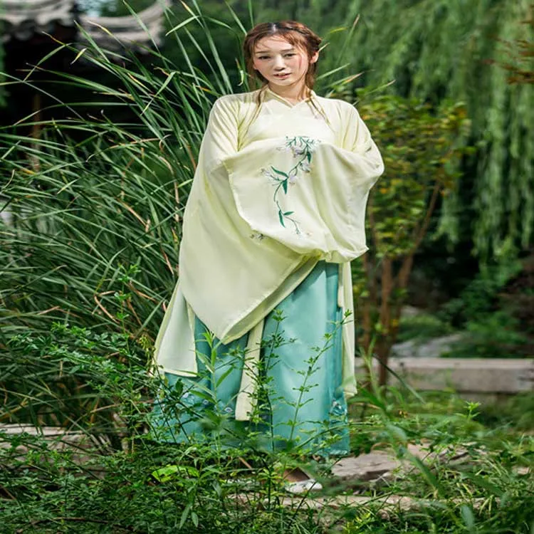 Chinese Traditional Dress Waist-Fit Daily Traditional Embroidered Clothing