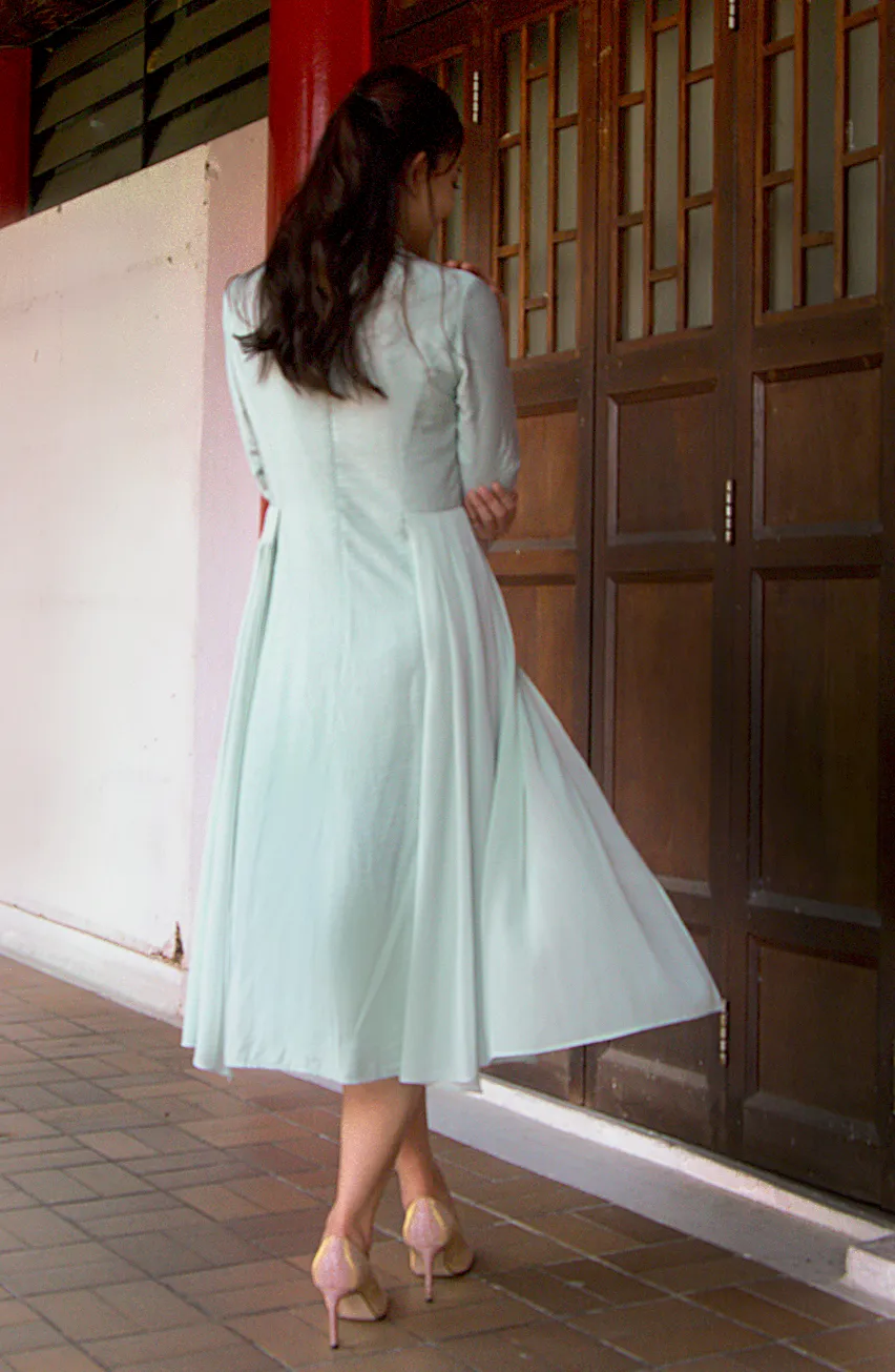 Daniela Mint Green Classic Chinese Mandarin Collar Long Sleeves Pleated Cheongsam Dress Qipao