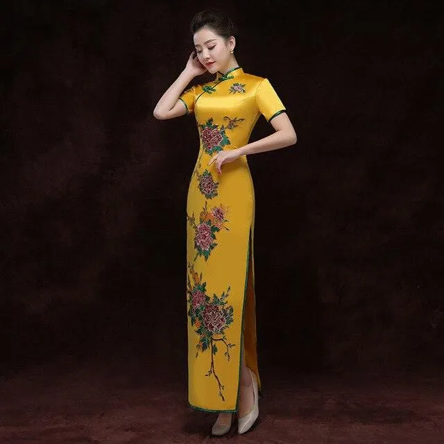 Elegance Redefined: Stunning Floral Cheongsam Dress for Special Occasions