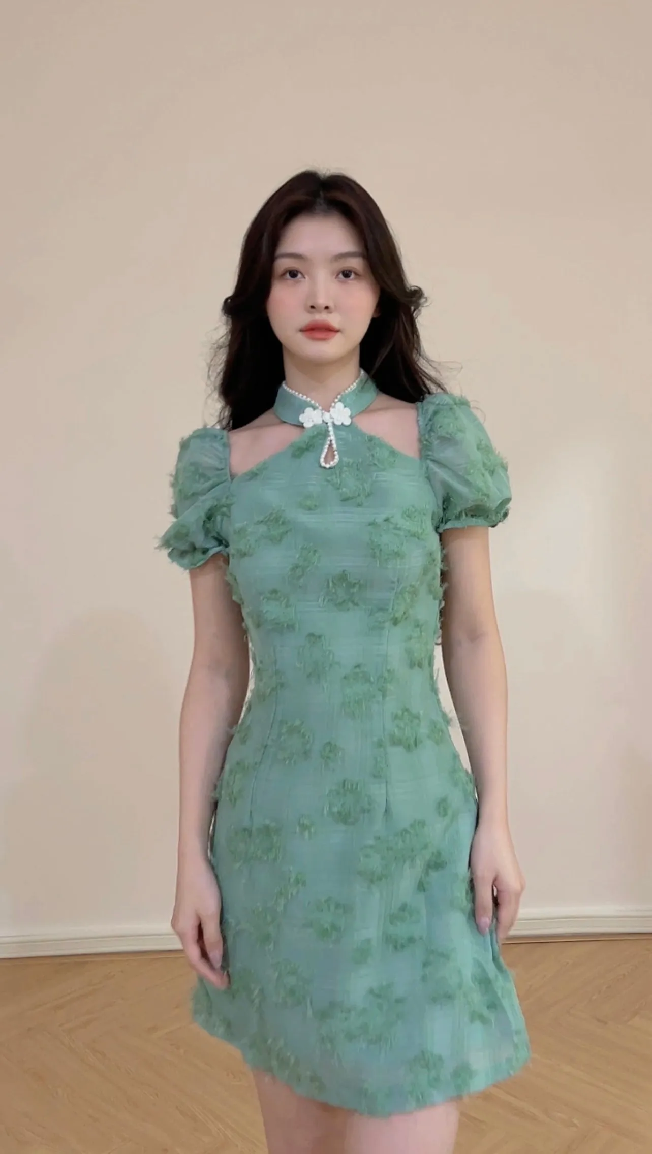 ELEGANT GREEN CHEONGSAM