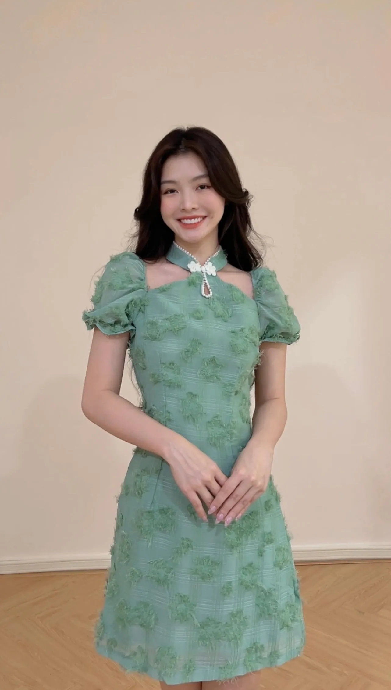 ELEGANT GREEN CHEONGSAM