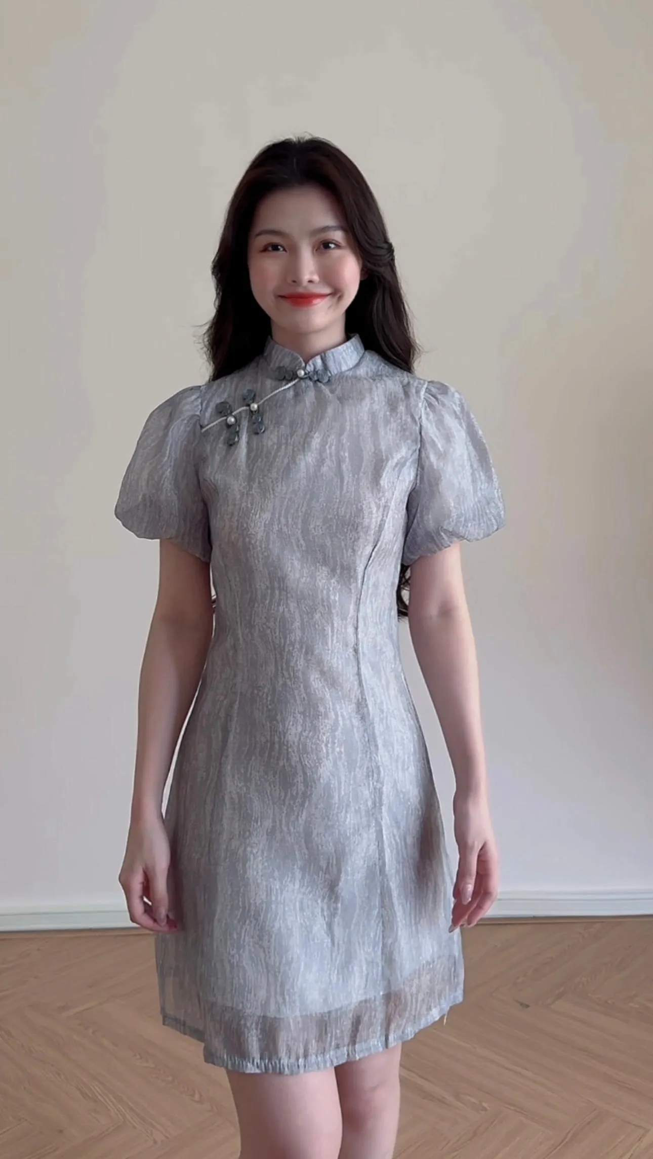 ELEGANT LIGHT GREY CHEONGSAM