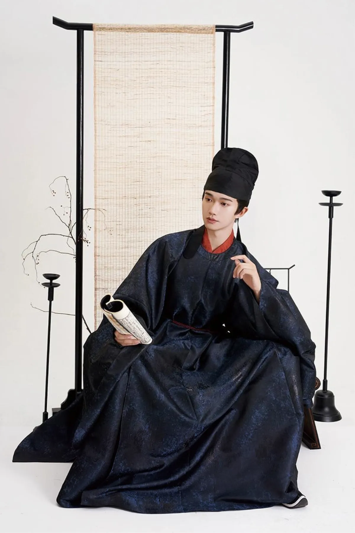 He Xuan 鹤轩 Crane Pavilion Ming Dynasty Yuanlingpao Men's Round Collar Robe