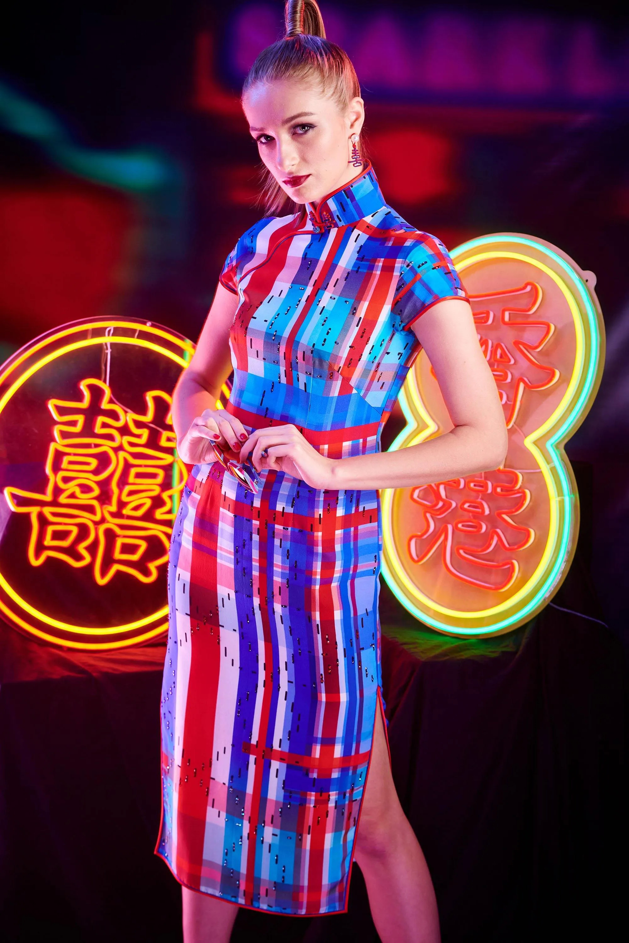 【HK SPIRIT】100% Silk Crystal Cheongsam (Cap Sleeve) (紅白藍)