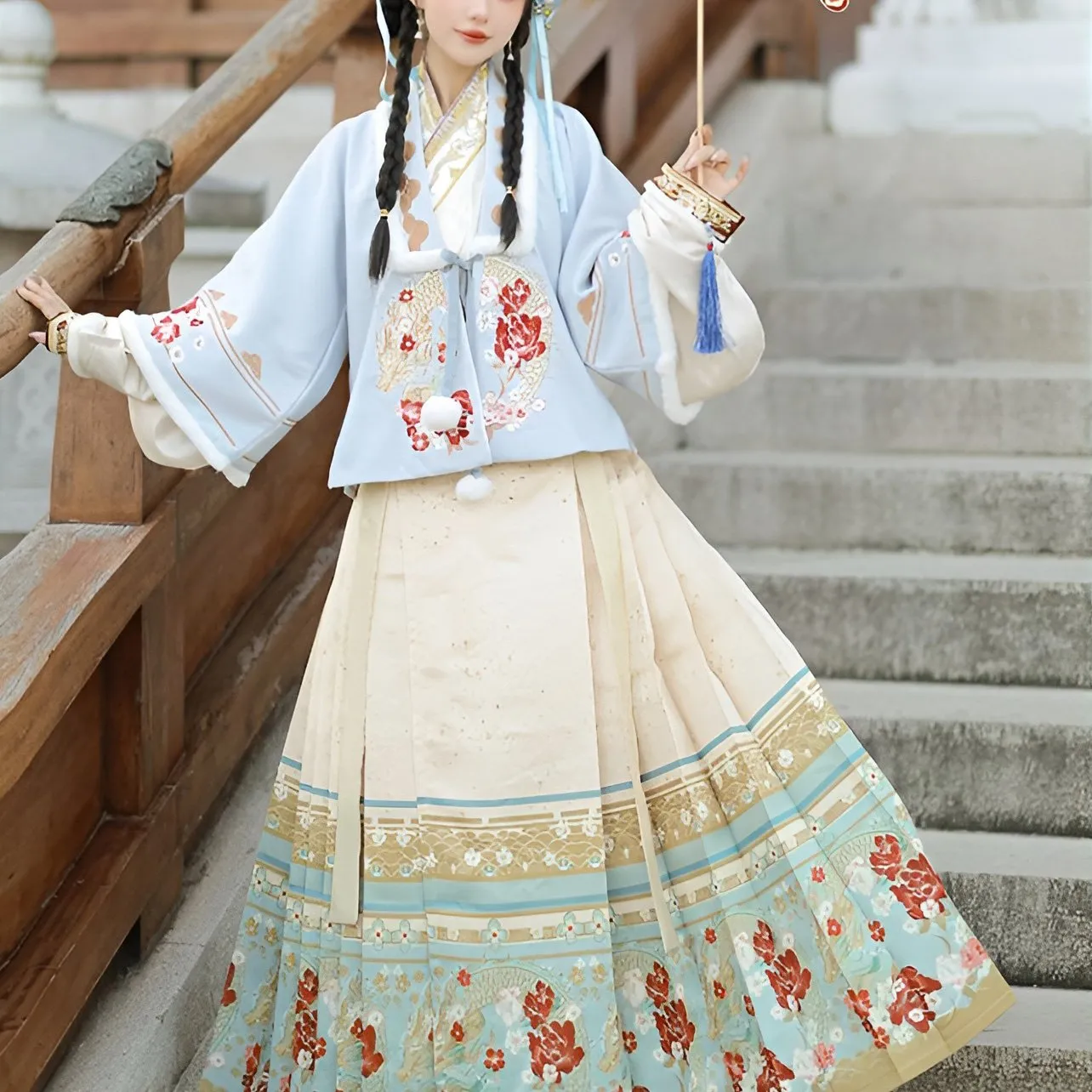 Ming-Style Women's Hanfu with Mamianqun