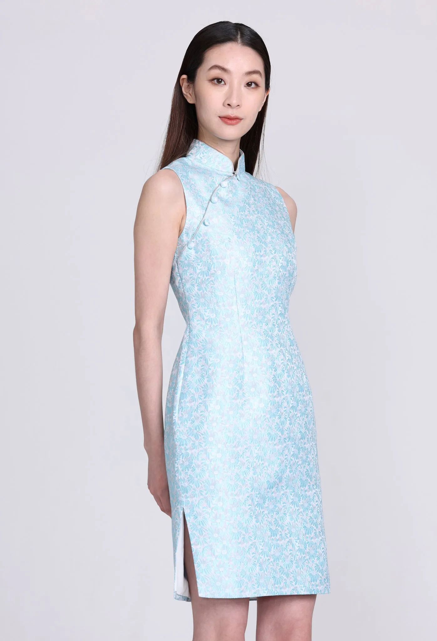 PAMELA Daisy Brocade Sleeveless Cheongsam (Baby Blue)