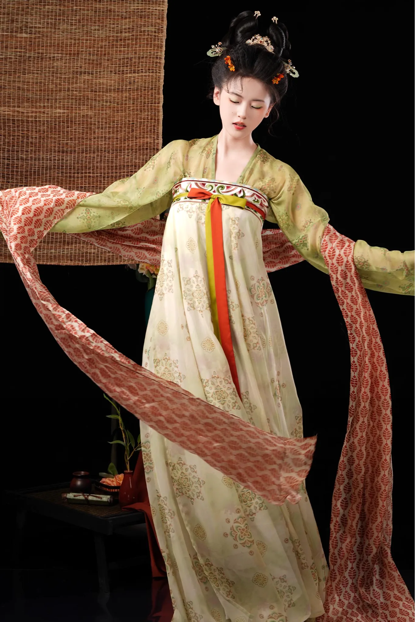 Qing Li 青璃 Bamboo Glaze Tang Dynasty Embroidered Hezi Restoration Qixiong Ruqun Set