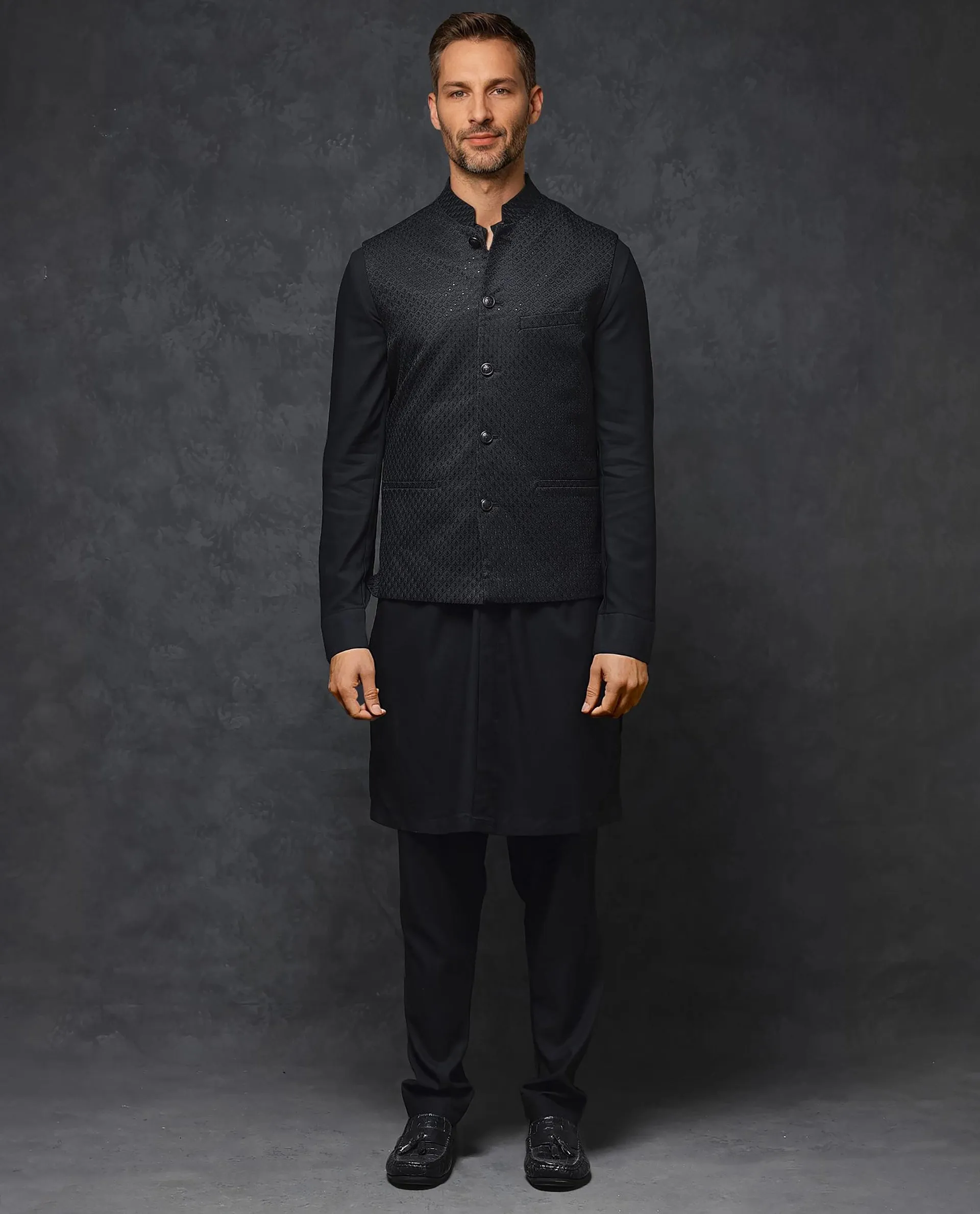 Rare Rabbit Men's Lasmos-Kpb Black Kurta-Suit