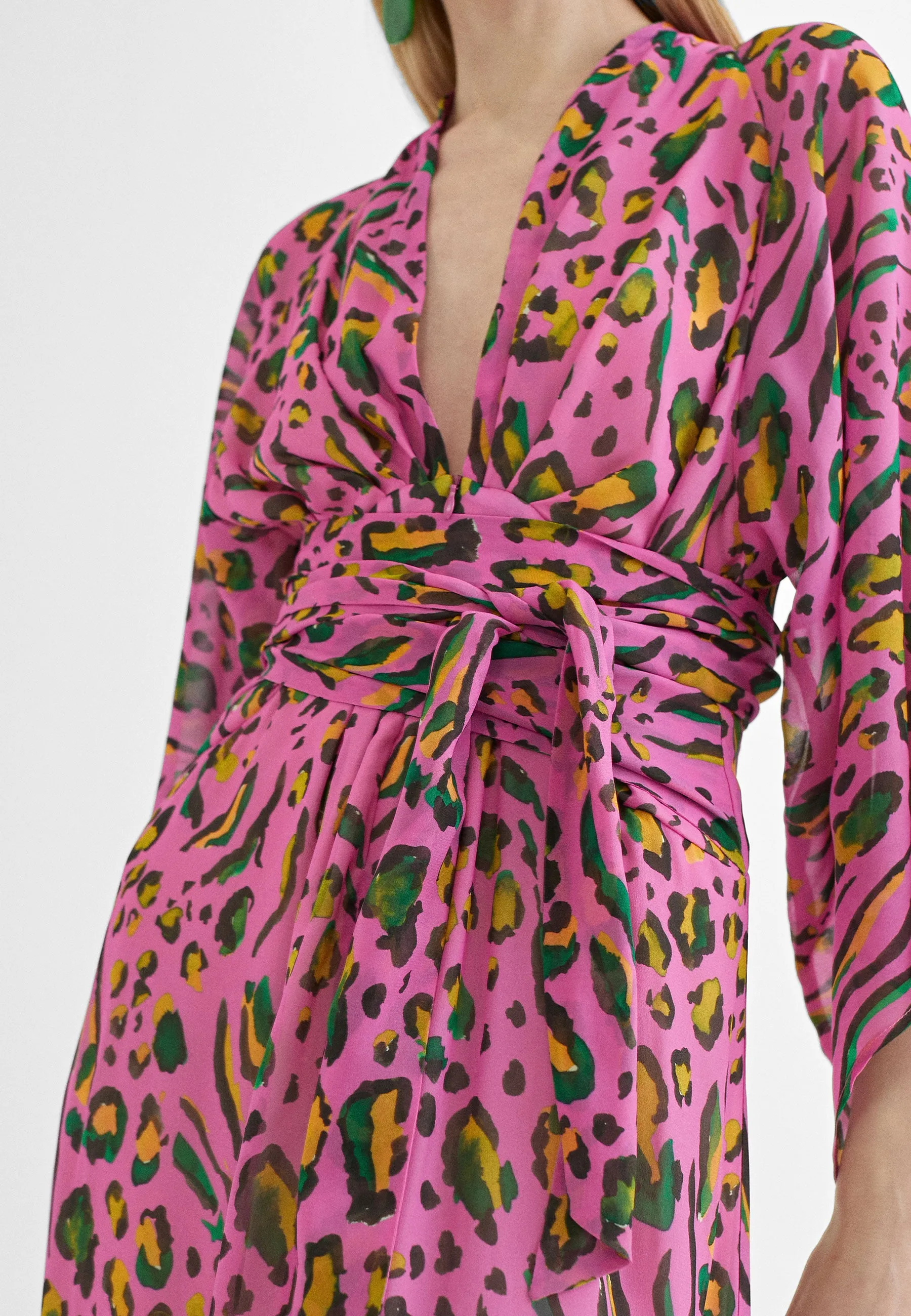 Short dress with Japanese sleeves