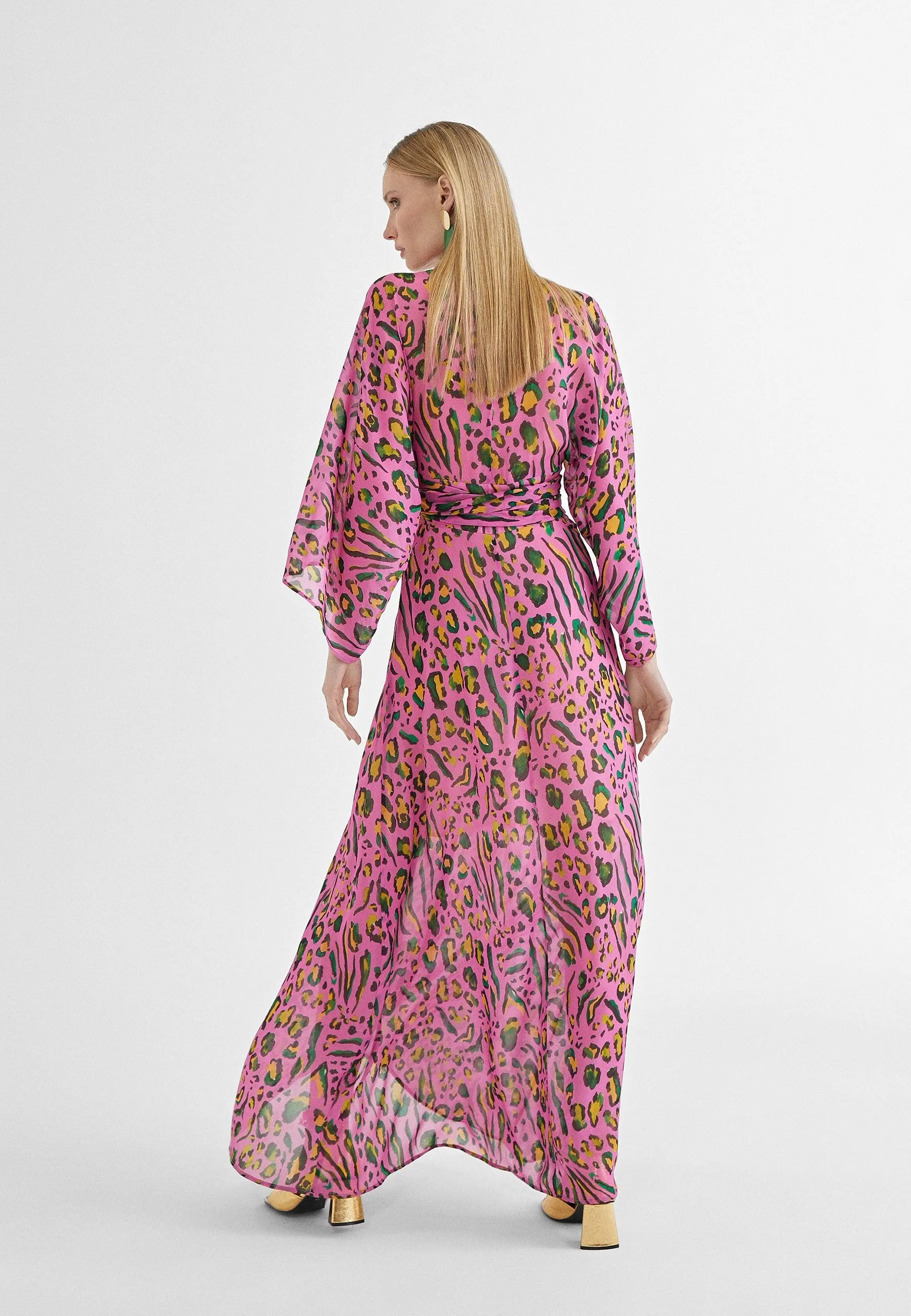 Short dress with Japanese sleeves