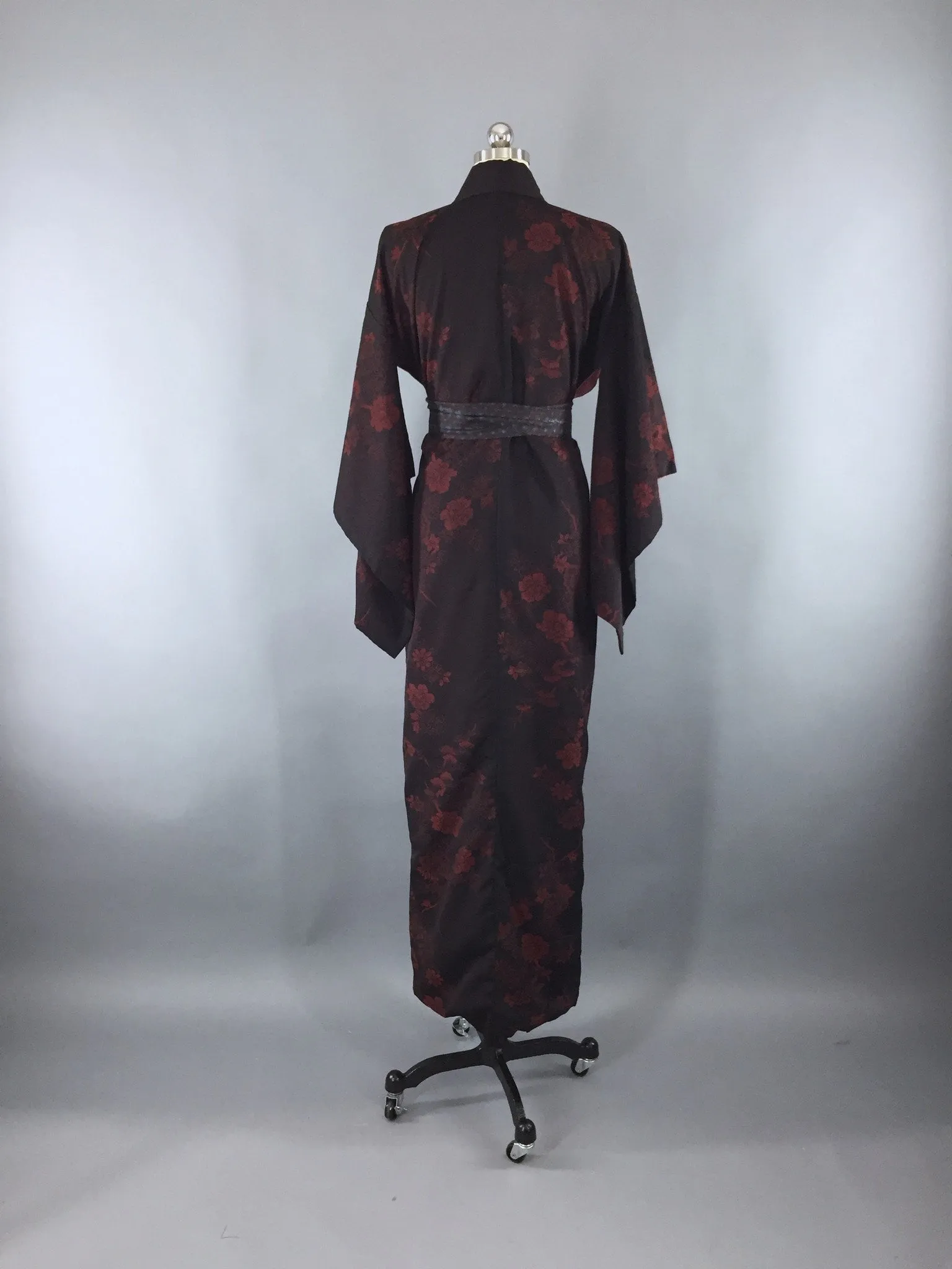 Vintage 1960s Vintage Silk Kimono Robe / Omeshi Black & Red Floral